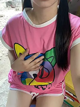 XndSeraphina online show from February 15, 2026, 5:08 am