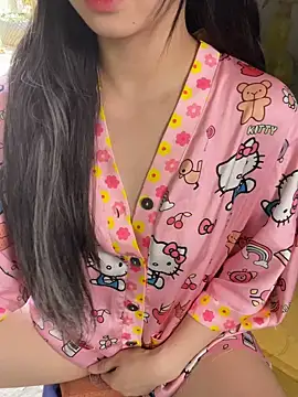 Snapshot of XndSeraphina chatting on March 8, 2026, 5:00 am XndSeraphina online show from March 8, 2026, 5:00 am