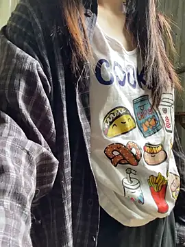 Snapshot of XndSeraphina chatting on April 12, 2026, 4:49 am XndSeraphina online show from April 12, 2026, 4:49 am