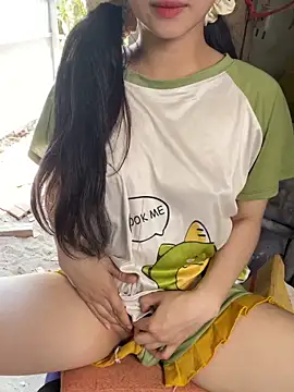 Snapshot of XndSeraphina chatting on March 13, 2026, 4:39 am XndSeraphina online show from March 13, 2026, 4:39 am