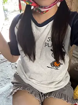 Snapshot of XndSeraphina chatting on March 2, 2026, 4:35 am XndSeraphina online show from March 2, 2026, 4:35 am