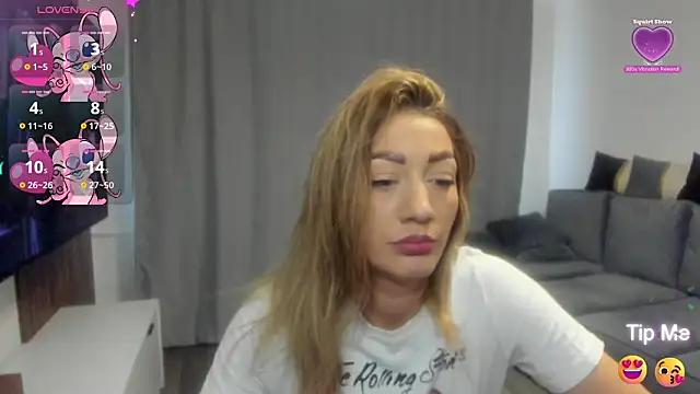 Snapshot of rossana_doll chatting on March 17, 2026, 7:00 am rossana doll online show from March 17, 2026, 7:00 am