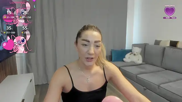 Snapshot of rossana_doll chatting on April 9, 2026, 7:36 am rossana doll online show from April 9, 2026, 7:36 am