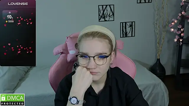 Megan Lora online show from January 8, 2026, 12:49 am