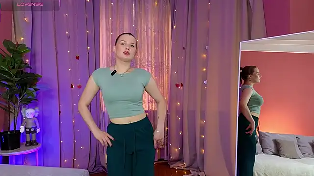 ImiMonroe online show from April 9, 2026, 4:14 am