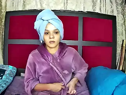 Snapshot of Cadence28 chatting on April 11, 2026, 7:06 pm Cadence28 online show from April 11, 2026, 7:06 pm