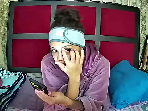 Snapshot of Cadence28 chatting on April 13, 2026, 7:18 pm Cadence28 online show from April 13, 2026, 7:18 pm