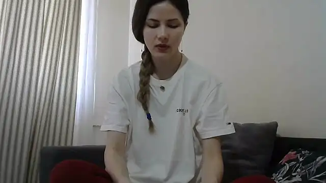 Erii18 online show from February 27, 2026, 11:10 am