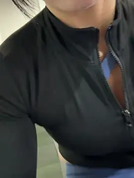 Snapshot of mitao_xx chatting on February 6, 2026, 8:10 am mitao xx online show from February 6, 2026, 8:10 am