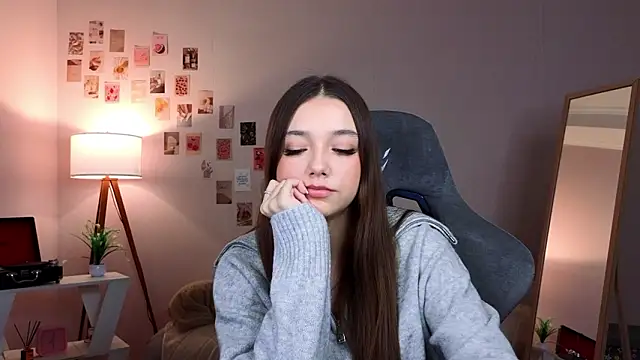 Snapshot of Vexorine chatting on February 7, 2026, 7:33 pm Vexorine online show from February 7, 2026, 7:33 pm