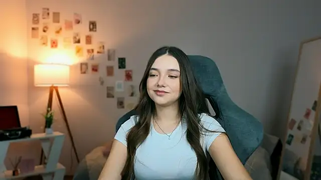 Snapshot of Vexorine chatting on April 3, 2026, 7:31 pm Vexorine online show from April 3, 2026, 7:31 pm