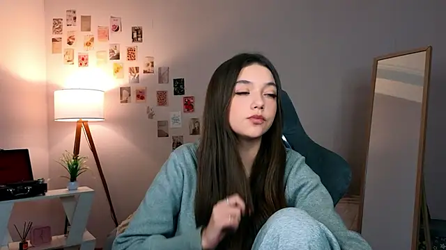 Snapshot of Vexorine chatting on February 13, 2026, 7:58 pm Vexorine online show from February 13, 2026, 7:58 pm