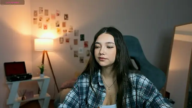 Snapshot of Vexorine chatting on March 22, 2026, 7:26 pm Vexorine online show from March 22, 2026, 7:26 pm