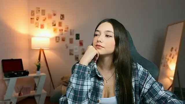 Snapshot of Vexorine chatting on March 19, 2026, 7:36 pm Vexorine online show from March 19, 2026, 7:36 pm