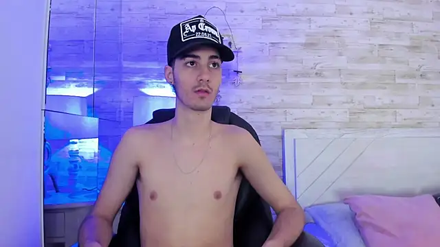 Emir Ozan  online show from January 13, 2026, 11:47 am