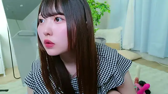 Snapshot of _Sakura_F chatting on May 3, 2026, 4:32 pm Sakura F online show from May 3, 2026, 4:32 pm