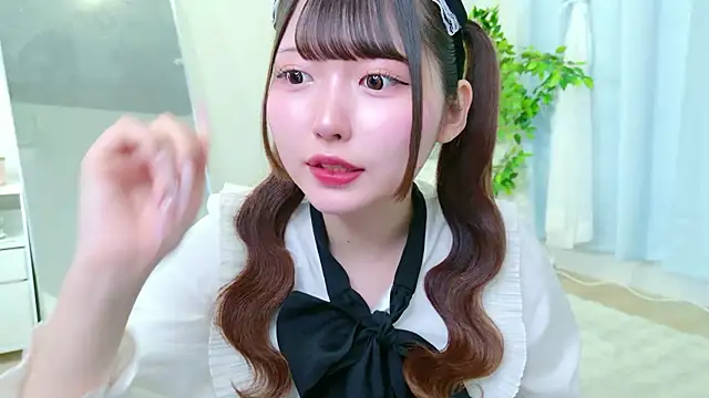 Snapshot of _Sakura_F chatting on April 21, 2026, 6:42 am Sakura F online show from April 21, 2026, 6:42 am