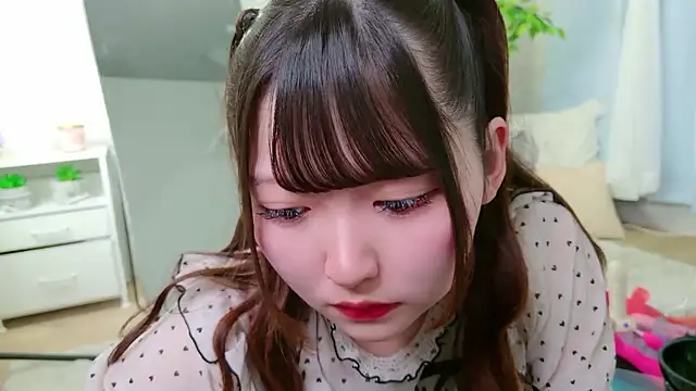 Snapshot of _Sakura_F chatting on May 10, 2026, 6:10 pm Sakura F online show from May 10, 2026, 6:10 pm