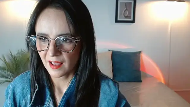 Snapshot of Juliana__lx chatting on March 24, 2026, 2:06 pm Juliana lx online show from March 24, 2026, 2:06 pm