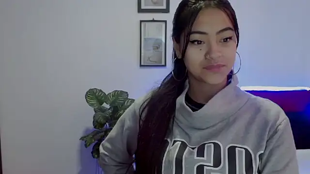 Snapshot of Juliana__lx chatting on April 15, 2026, 2:10 pm Juliana lx online show from April 15, 2026, 2:10 pm