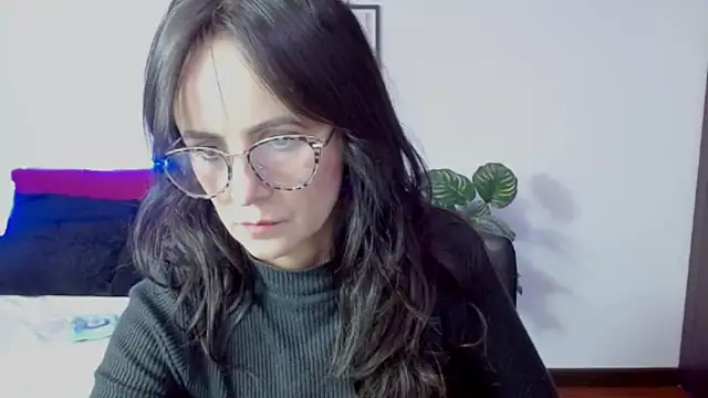 Snapshot of Juliana__lx chatting on March 21, 2026, 3:05 pm Juliana lx online show from March 21, 2026, 3:05 pm