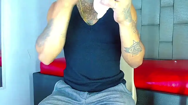 Snapshot of Hot_Latino_x chatting on March 26, 2026, 12:47 pm Hot Latino x online show from March 26, 2026, 12:47 pm