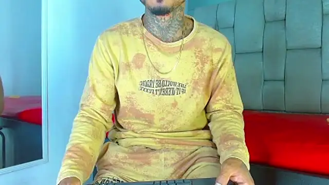 Snapshot of Hot_Latino_x chatting on March 27, 2026, 12:39 pm Hot Latino x online show from March 27, 2026, 12:39 pm