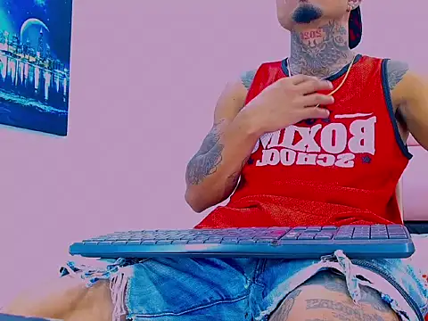 Snapshot of Hot_Latino_x chatting on March 5, 2026, 12:24 pm Hot Latino x online show from March 5, 2026, 12:24 pm