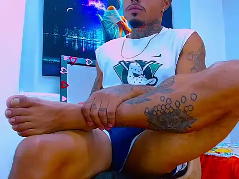 Snapshot of Hot_Latino_x chatting on March 8, 2026, 7:39 pm Hot Latino x online show from March 8, 2026, 7:39 pm