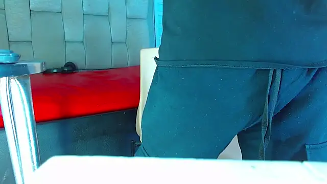 Snapshot of Hot_Latino_x chatting on April 10, 2026, 12:56 pm Hot Latino x online show from April 10, 2026, 12:56 pm