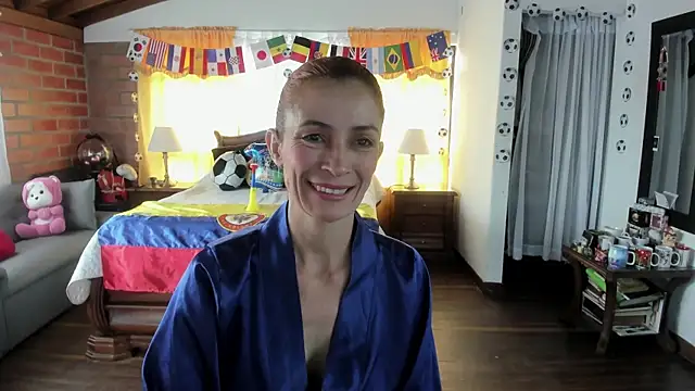 Snapshot of Charlotte-Willson chatting on July 3, 2026, 4:02 pm Charlotte-Willson online show from July 3, 2026, 4:02 pm