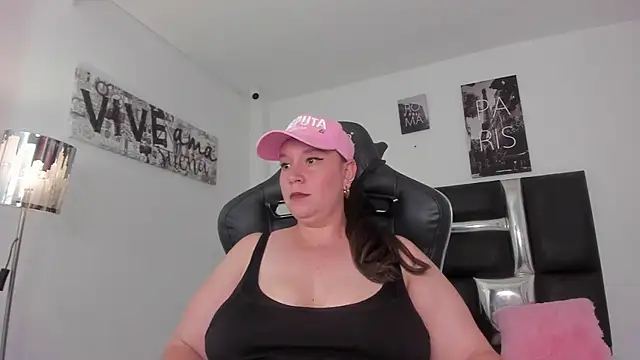 Sophiie Rouse  online show from November 27, 2025, 6:52 pm