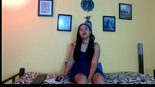 angel18evil online show from November 25, 2025, 11:37 pm