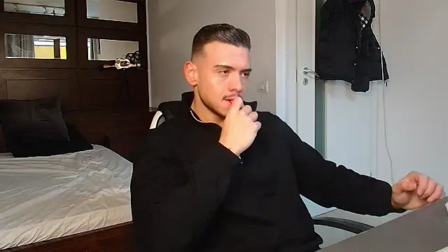 ElijahThorne online show from January 13, 2026, 7:45 am