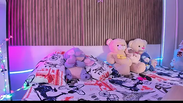 Snapshot of Hayley-Fox chatting on December 14, 2025, 1:45 am Hayley-Fox online show from December 14, 2025, 1:45 am