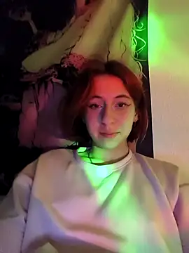 Luna Brush online show from November 20, 2025, 7:25 pm