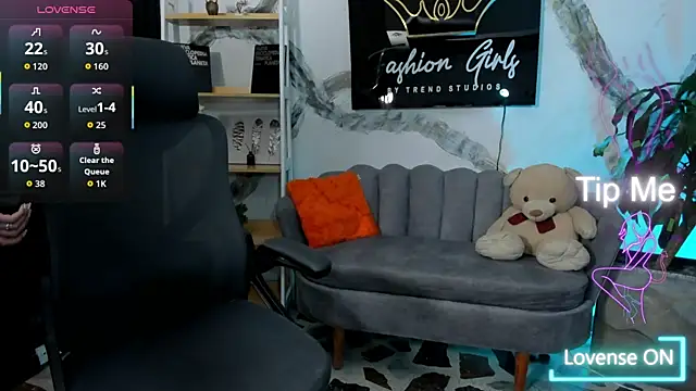 Snapshot of RenataMason chatting on December 19, 2025, 12:40 pm RenataMason online show from December 19, 2025, 12:40 pm