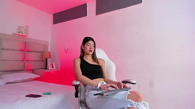 Snapshot of RenataMason chatting on December 14, 2025, 1:06 pm RenataMason online show from December 14, 2025, 1:06 pm