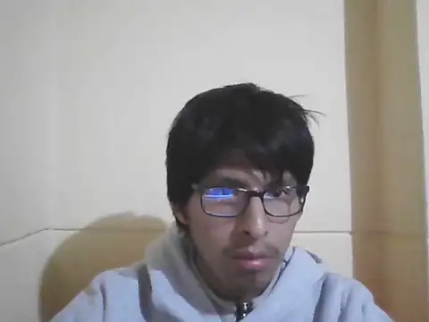 LUISxtlv2 online show from November 24, 2025, 3:50 am