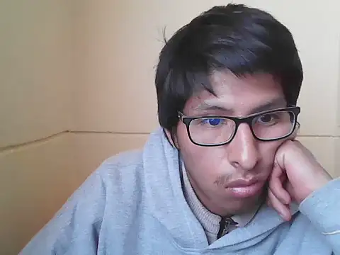 LUISxtlv2 online show from November 24, 2025, 6:52 pm