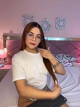 Snapshot of VictoriaLasse chatting on April 30, 2026, 2:35 pm VictoriaLasse online show from April 30, 2026, 2:35 pm