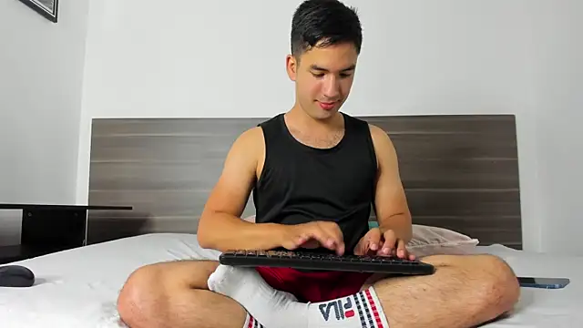 Bruno 735 online show from November 25, 2025, 7:36 pm