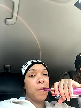 Snapshot of Spice1of1 chatting on November 21, 2025, 6:29 pm Spice1of1 online show from November 21, 2025, 6:29 pm