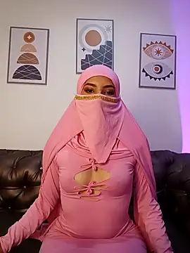 Snapshot of layla_Habid chatting on November 22, 2025, 8:18 pm layla Habid online show from November 22, 2025, 8:18 pm