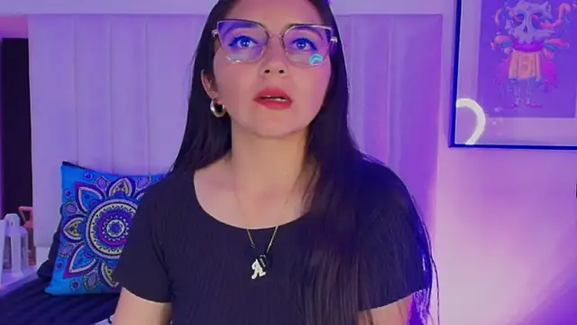 Mara Wolf01 online show from December 19, 2025, 8:11 pm