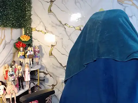 imadriana12 online show from December 2, 2025, 5:42 am