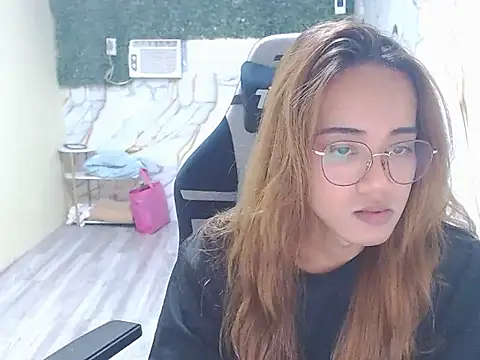 imadriana12 online show from November 23, 2025, 7:51 am