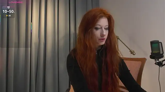 caty cuddly online show from April 19, 2026, 9:28 pm