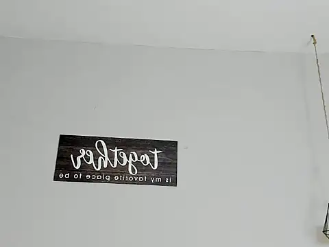 Snapshot of kylie1_ls chatting on November 25, 2025, 1:17 am kylie1 ls online show from November 25, 2025, 1:17 am