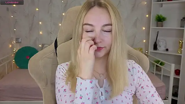 Shy Polly online show from July 17, 2026, 12:08 am